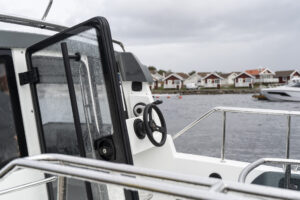 YAMARIN CROSS 60 CABIN 2024 motorový čln hliníkový + YAMAHA F115XB – Obrázok 7