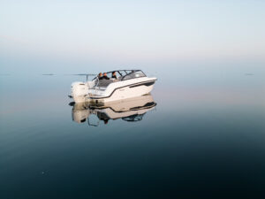 YAMARIN 80 DC 2024 motorový čln F300XSB2 – Obrázok 8