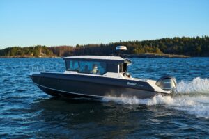 BUSTER MAGNUM CABIN 2024 motorový čln hliníkový 7,58 m + YAMAHA F300 XCB – Obrázok 9