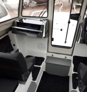 YAMARIN CROSS 60 CABIN 2024 motorový čln hliníkový + YAMAHA F115XB – Obrázok 8