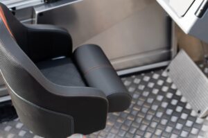 BUSTER LX motorový čln s dvomi konzolami  -  5,13 m – Obrázok 10