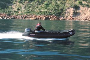 Čln nafukovací Bombard Commando C4 / 430 čierny – Obrázok 5