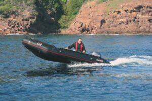 Čln nafukovací Bombard Commando C4 / 430 čierny – Obrázok 6