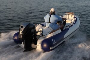 Tohatsu MFS 50A ETS závesný lodný motor – Obrázok 4