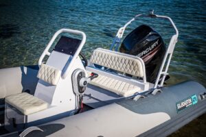 Gladiator Rib 470 AL nafukovací čln s hliníkovou podlahou a konzolou - sivý – Obrázok 5