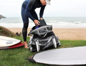 OVER BOARD Pro-Sports vodotesná taška 40L- modrá – Obrázok 6