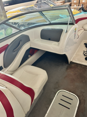 Motorový čln Monterey 180 FS (2005) s prívesom – Obrázok 12