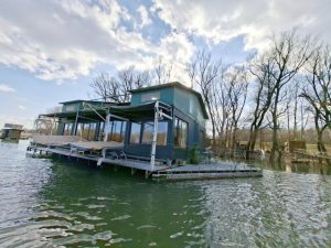 HOUSEBOAT NA PREDAJ – jedinečné bývanie priamo na vode v Komárne – Obrázok 31
