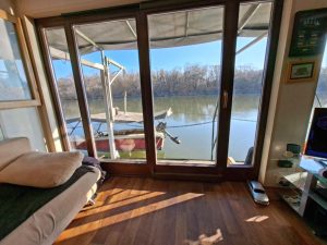 HOUSEBOAT NA PREDAJ – jedinečné bývanie priamo na vode v Komárne – Obrázok 13