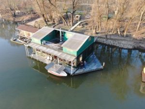 HOUSEBOAT NA PREDAJ – jedinečné bývanie priamo na vode v Komárne – Obrázok 9