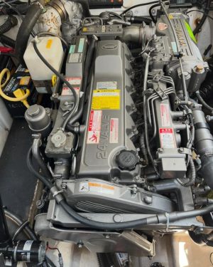 CROWNLINE 250 CR (2009) – Kajutová loď s bohatou výbavou a dieselovým motorom YANMAR 6LPA315 – Obrázok 12