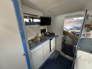 CRANCHI CRUISER 32 – komfortná kajutová motorová loď vo výbornom stave – Obrázok 10
