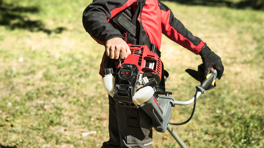 Systém Tap & Go pre neprerušované kosenie a robustný kovový nôž