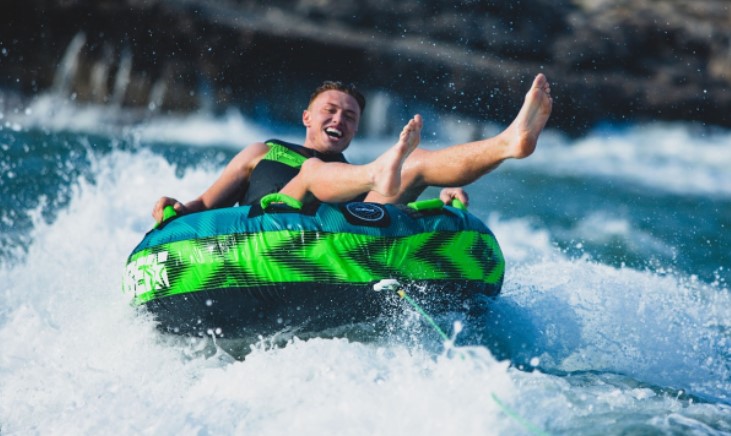 Pohľad zozadu na Marine Family